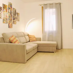 Theglasshouse Apartment